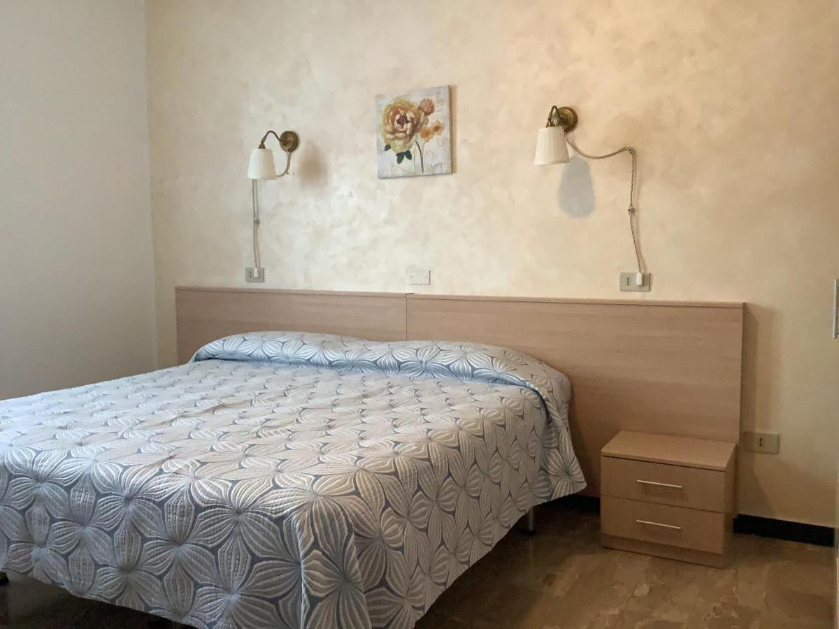 B&B Hotel Costa Azzurra 스포토르노 외부 사진