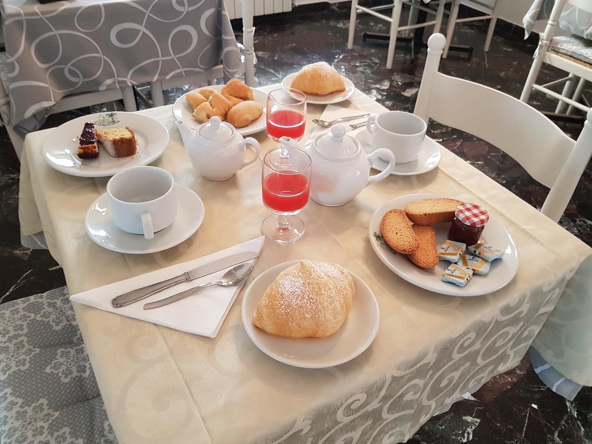 B&B Hotel Costa Azzurra 스포토르노 외부 사진