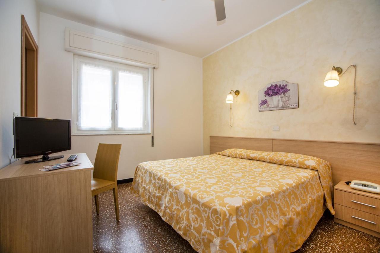 B&B Hotel Costa Azzurra 스포토르노 외부 사진