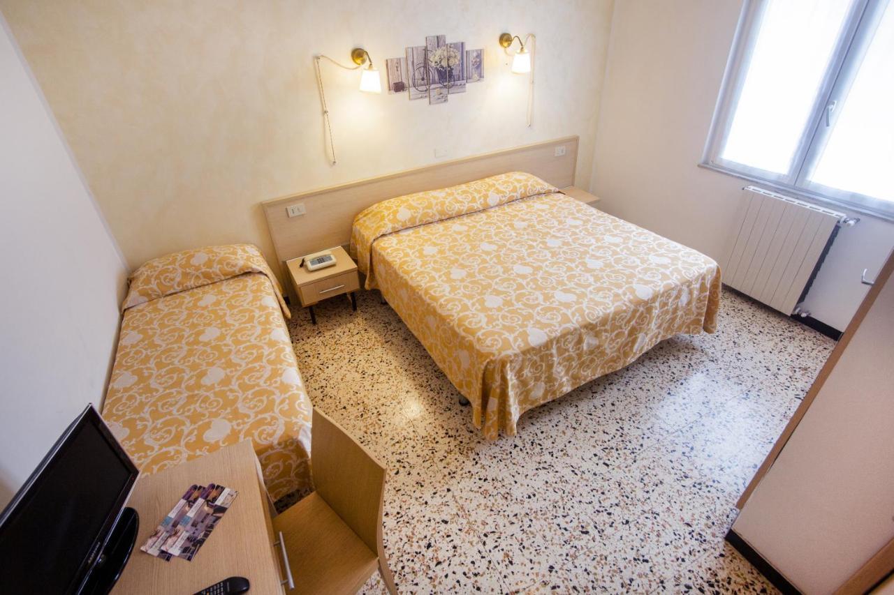 B&B Hotel Costa Azzurra 스포토르노 외부 사진