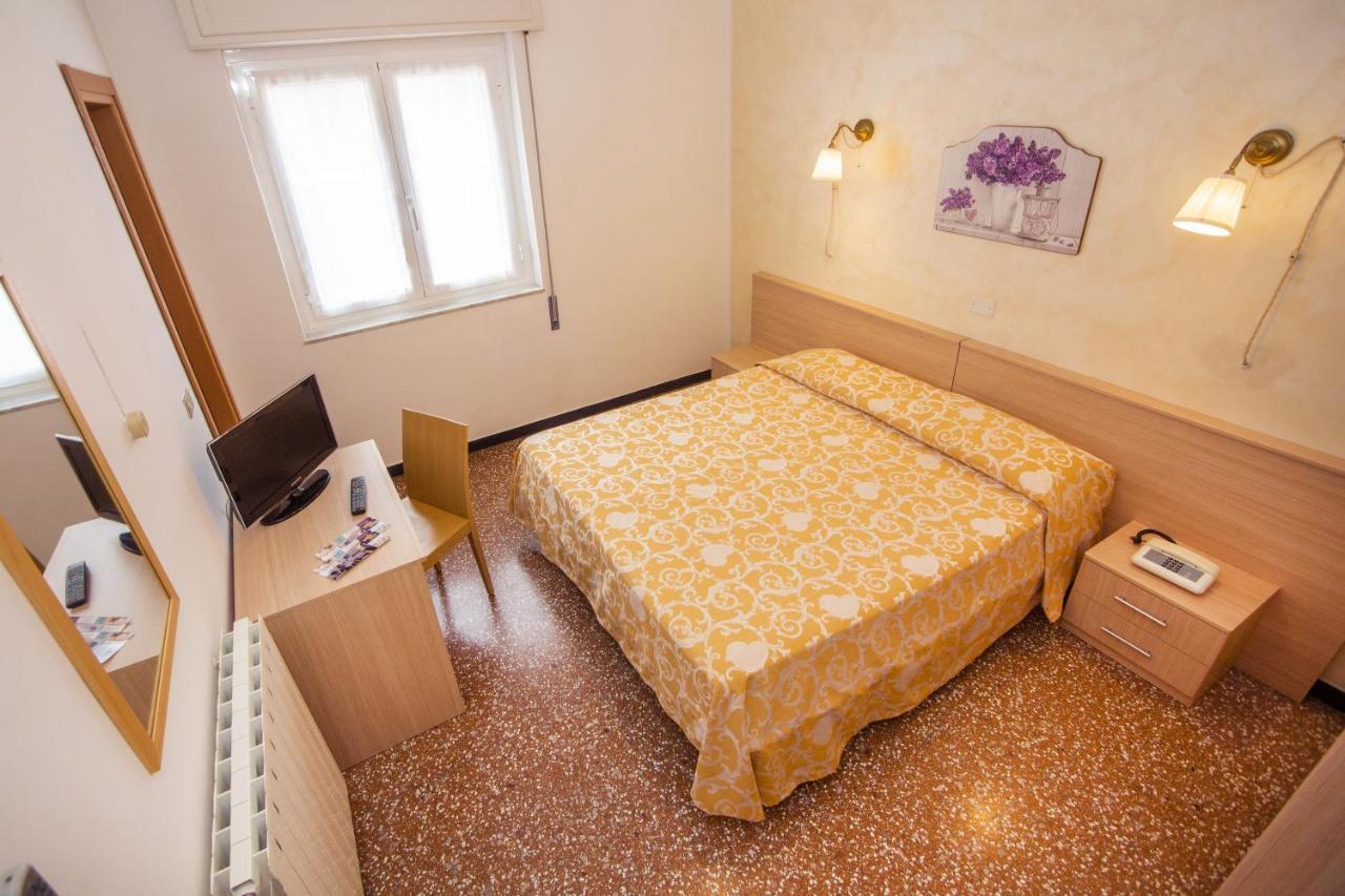 B&B Hotel Costa Azzurra 스포토르노 외부 사진
